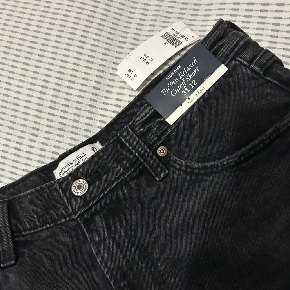 Abercrombie & Fitch High-Rise Black Denim Cutoff Shorts - Picture 3 of 4